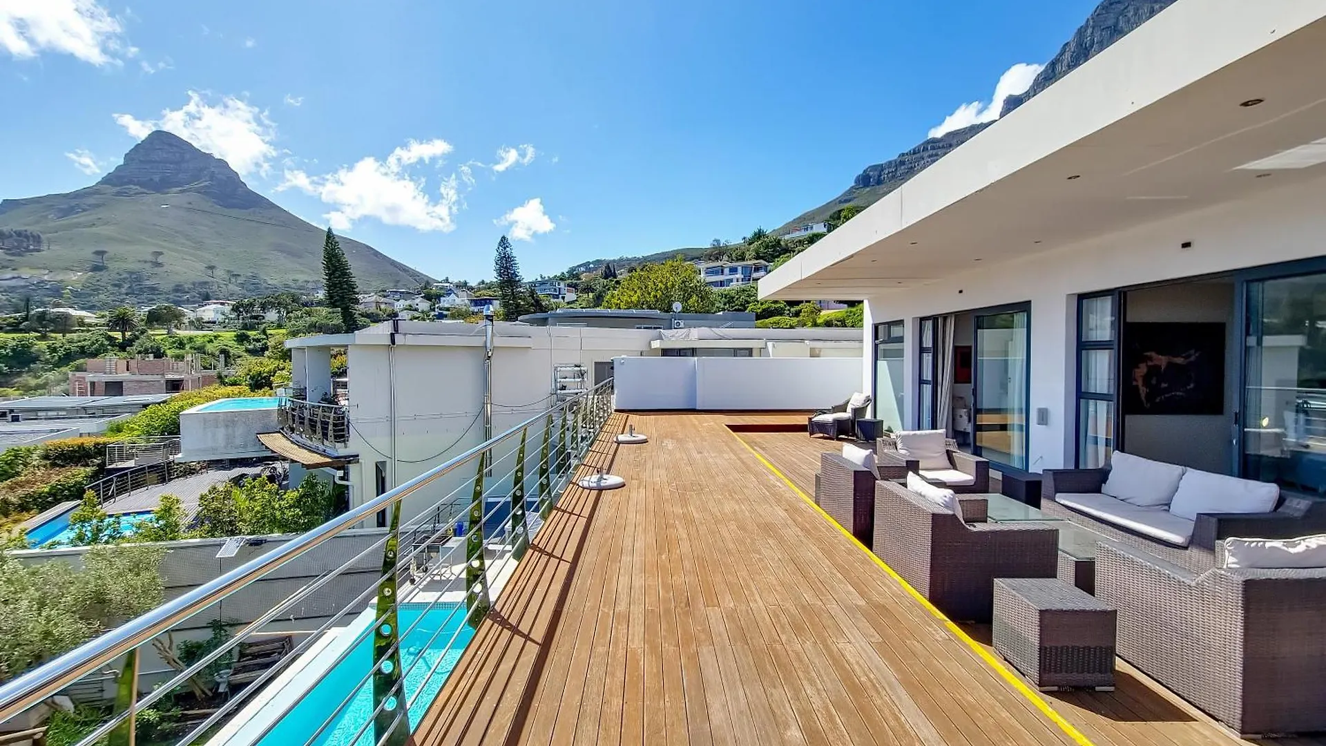 Blue Emerald Villa