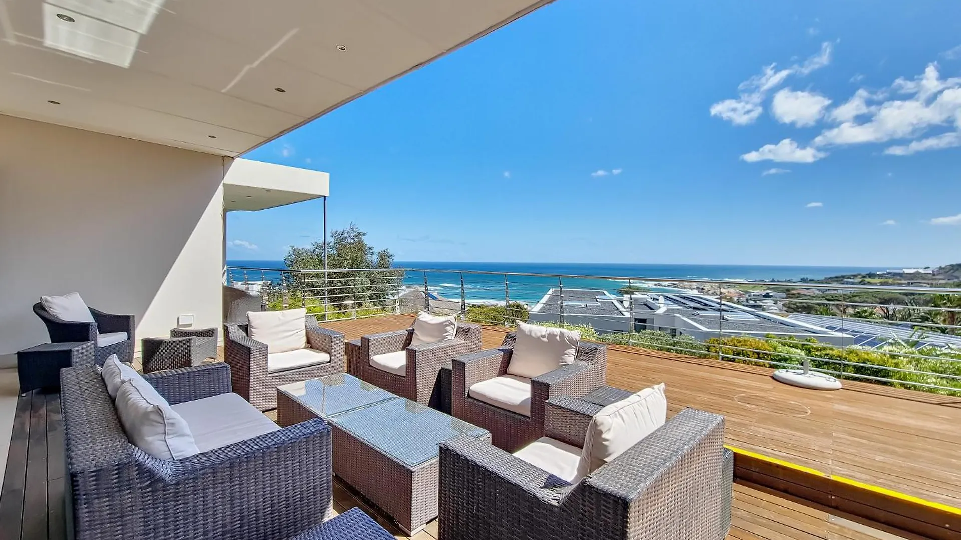 Blue Emerald Villa