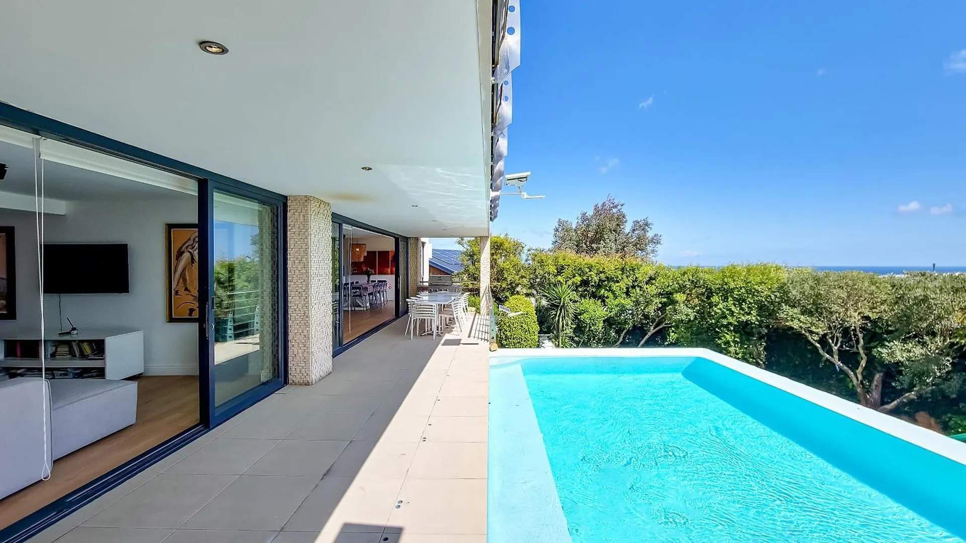 Blue Emerald Villa