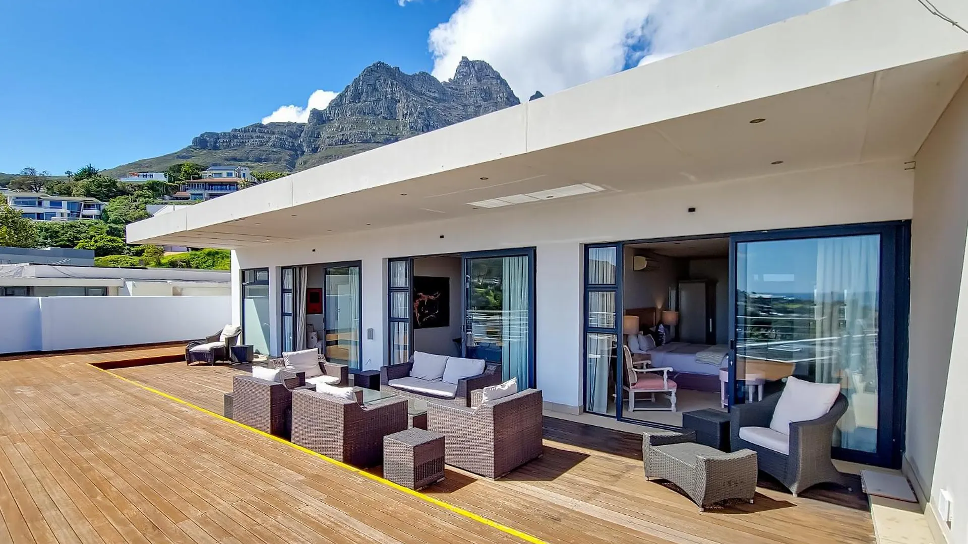 Blue Emerald Villa