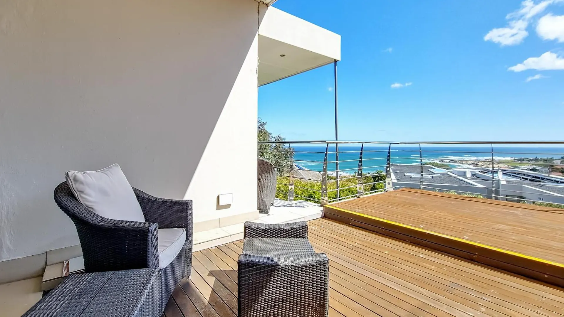 Blue Emerald Villa  Cape Town